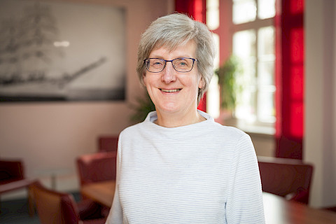 Frau Britta Gildemeister
