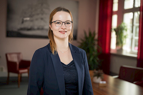 Frau Pia Häger